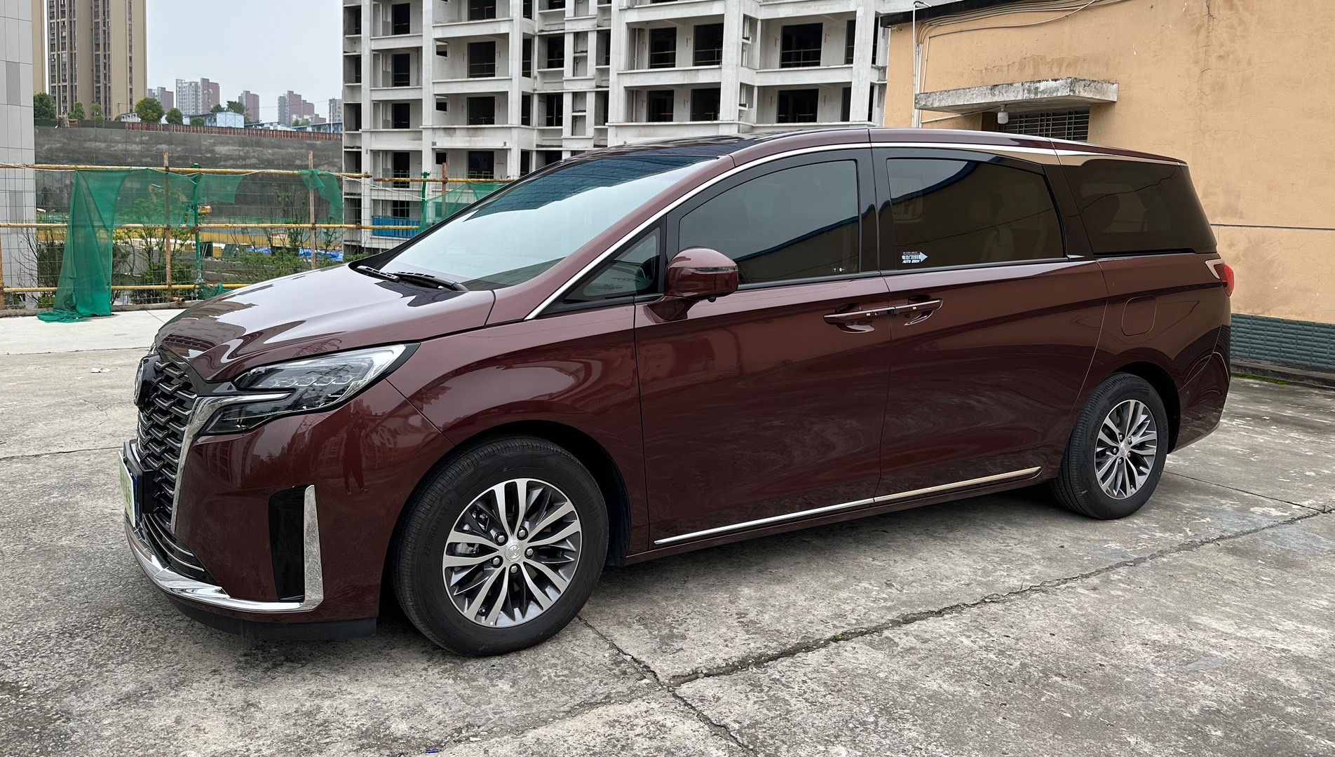 广州租车 配司机包车 专业司机 专业的服务 商务接待 机场接送 旅游包车